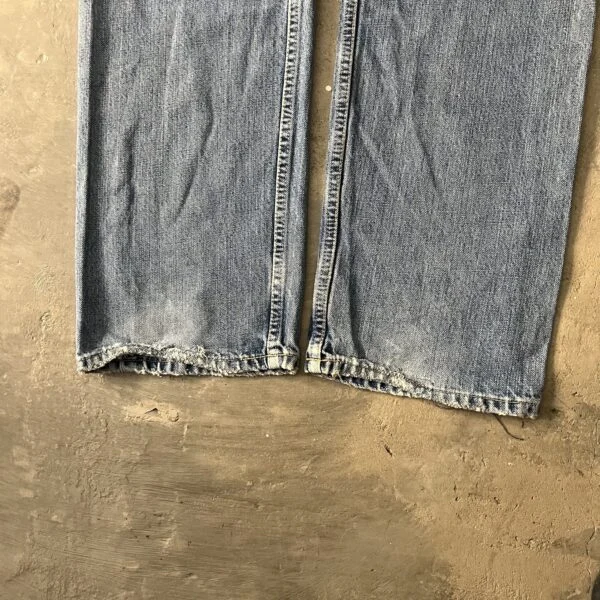 Levi’s 501 Vintage 2000s Distressed Jeans – Heavy Worn & Thrashed